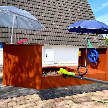 Familienfreundliches Ferienhaus In 5 Min Zum Strand Mit Terrasse Und Kostenlosem Parkplatz Куксхафен Экстерьер фото